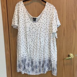 White & Navy Short Sleeve Blouse - Torrid Size 5